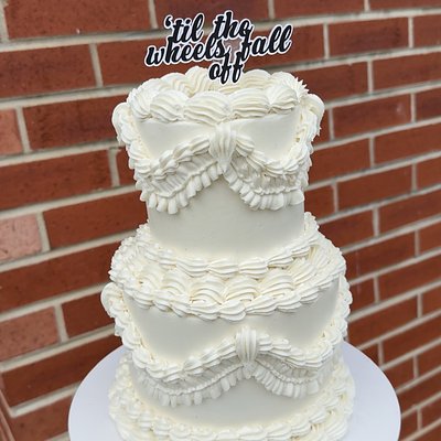 2 Tier Cake (6” Bottom, 4” Top)