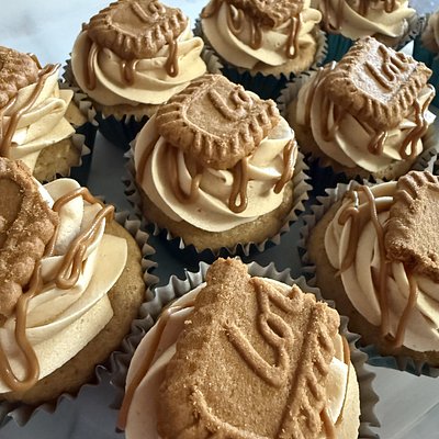 Cookie Butter Apple Cupcakes 