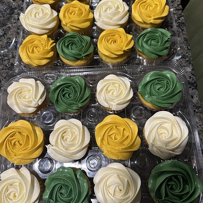 DOZEN CUPCAKES (NO DESIGN)