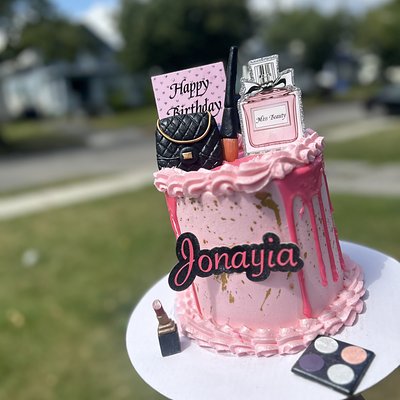 6 In Custom Cake w/ 1 dozen matching cupcakes 