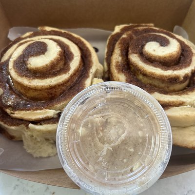 Cinnamon Rolls & Cream Cheese Frosting 2