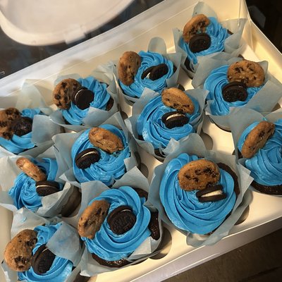 Standard Size Premium Cupcakes, 12 Count