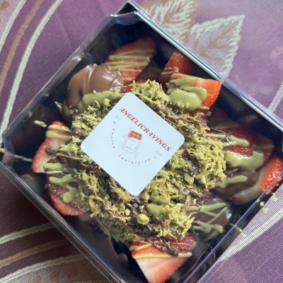 Knafeh Strawberry Bowls