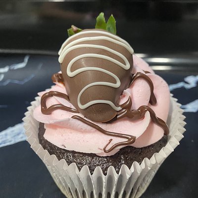 Chocolate Covered Strawberry Cupcake