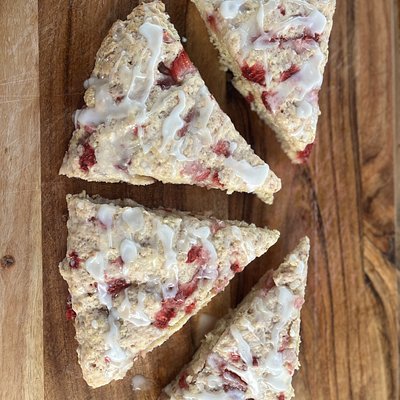 Sourdough Scones (8) Strawberry, Blueberry Or Chocolate Chip