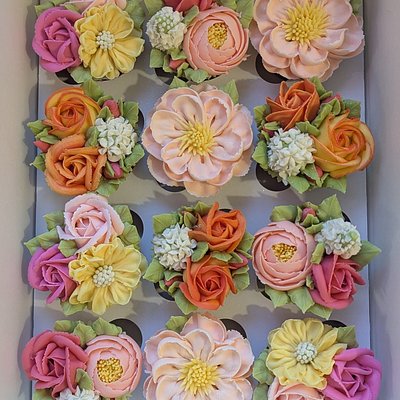 12 Floral Cupcakes Box
