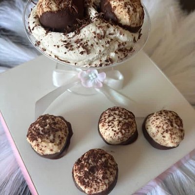 Tiramisu cloud dessert