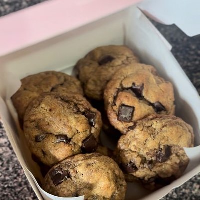 Brown Butter Chocolate Chunk Cookies 🍪 (dozen)