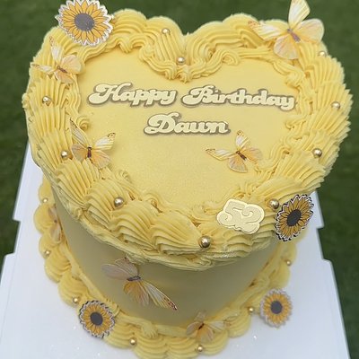 Heart Cake 8in (serves 18-20) $155