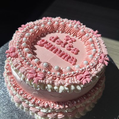 Round 8” Cake