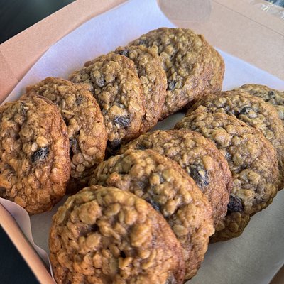 Oatmeal Raisin Cookies