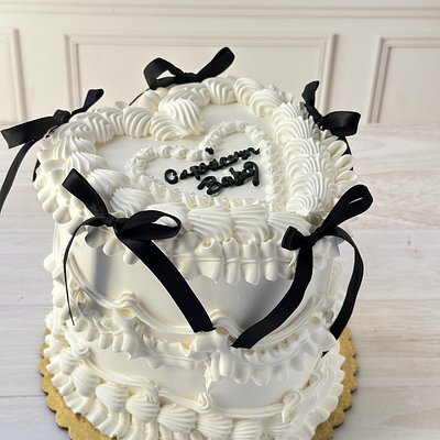 6” Heart Cake (5/7 People)