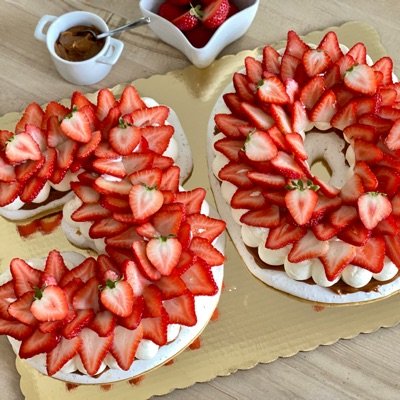 Two Digit Pavlova Small (20-24 servings) 