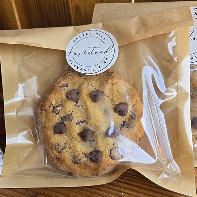 Gluten Free Chocolate Chip Cookies (4 Count)