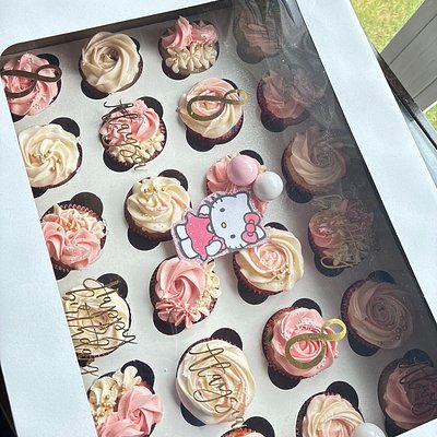 ✨ 🧁 Dozen Cupcakes (12 cupcakes) ✨
