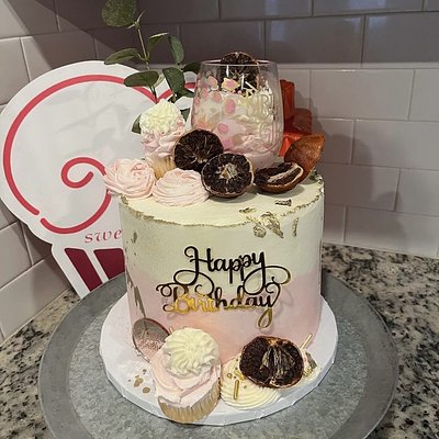 8’ Round Specialty Cakes 