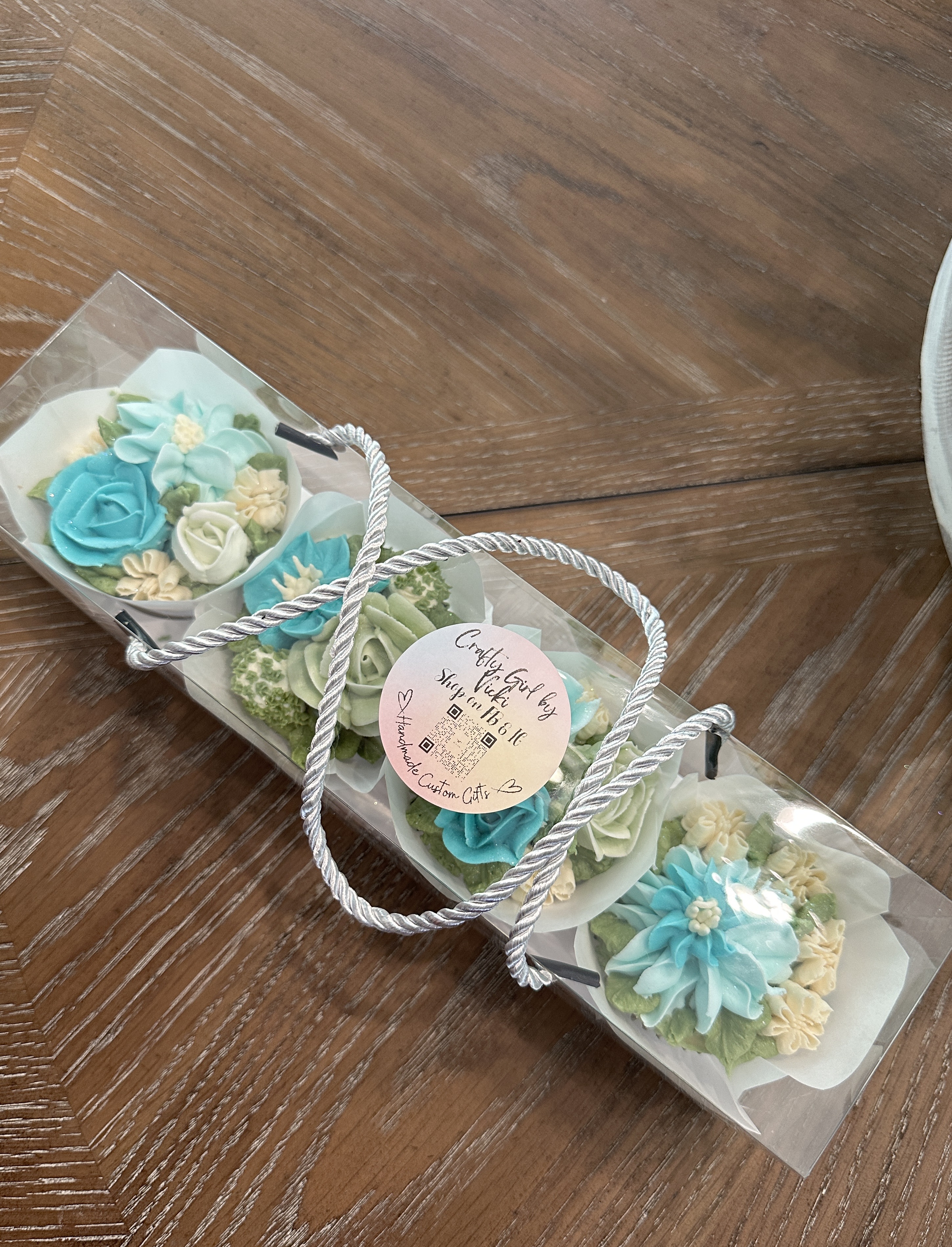 Box Of 4cupcake Blooms
