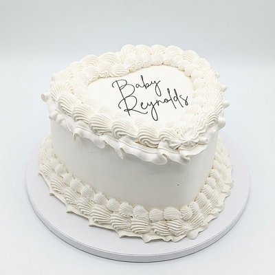 8" Cake Heart Vintage Tres Leches (Feeds 15-22 People)