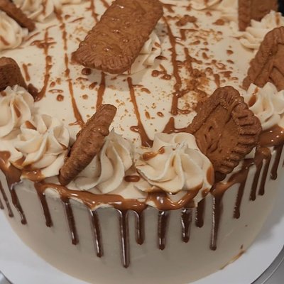 10 In 3 layer cake (Specify Flavor Of Cake/Frosting/Shape)
