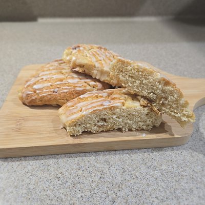 Apple Caramel Sourdough Scones - 2 Pack