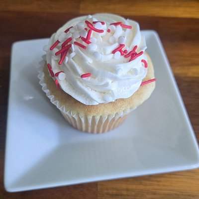 Vanilla Cupcakes/ Vanilla Frosting - 6pack