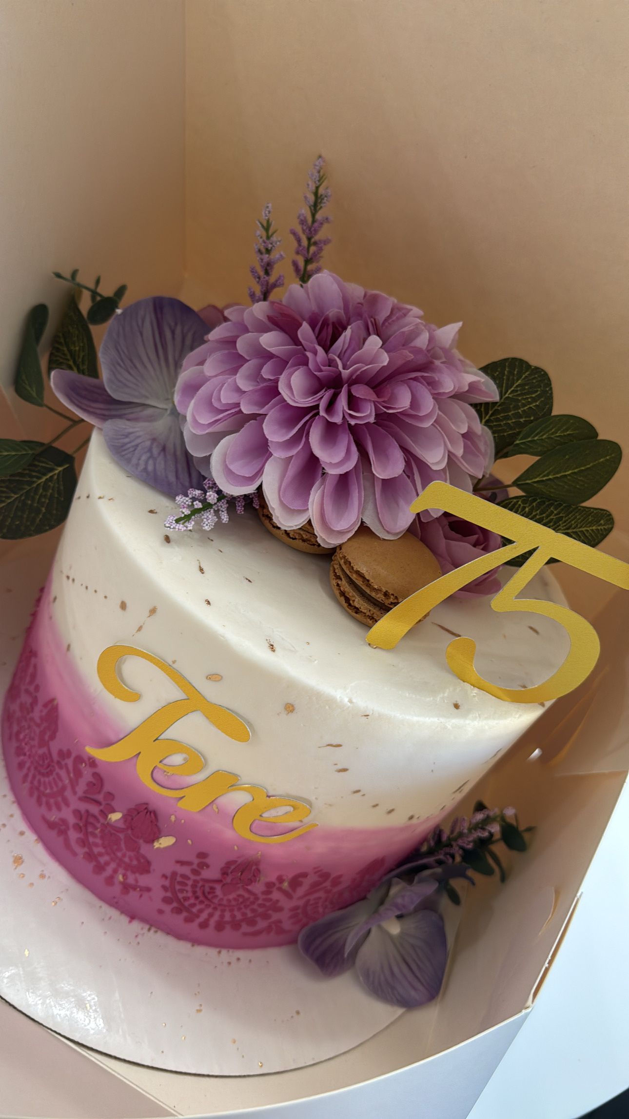 9” Round Cake