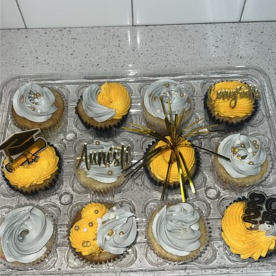 12 Speciality Cupcakes 