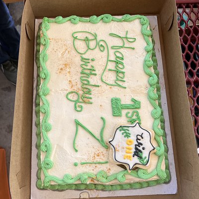 Green Border 1/2 Sheet Cake 