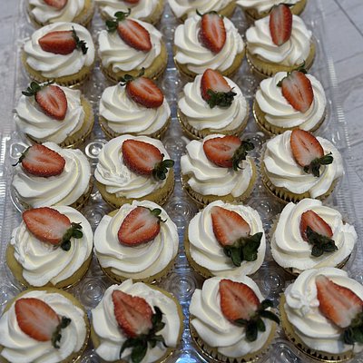 Tres Leches Cupcakes 