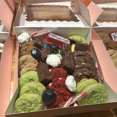 Assorted Cookies Box 