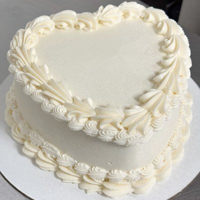 8’ Heart Cake