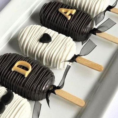 Mini CakeSicles 