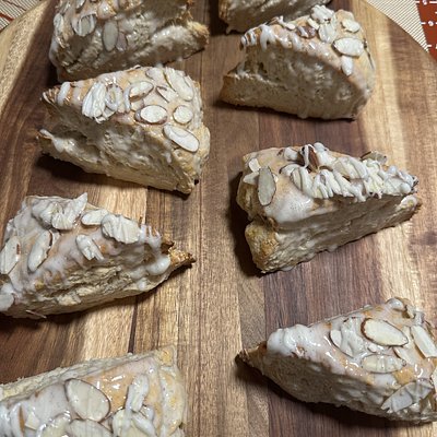Sourdough Vanilla Almond Scones 