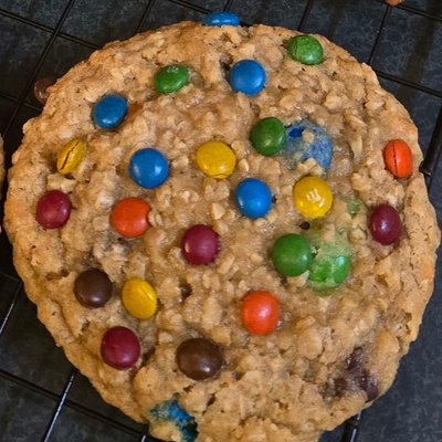 Oatmeal M&M with Chocolate Chips Cookie
