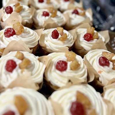 Pineapple Upside Down Cupcakes 