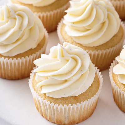 Vanilla/ Chocolate/ Red Velvet Cupcakes - 6pc