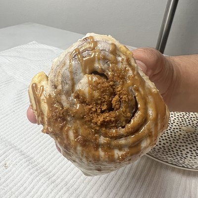 Cookie Butter Cinnamon Rolls