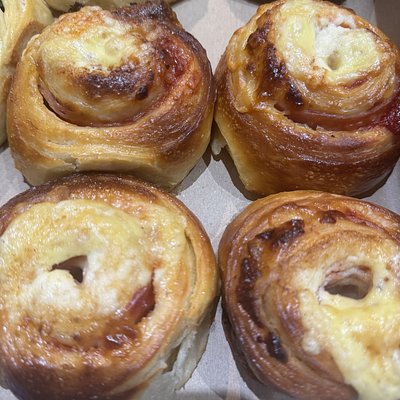 Savoury Ham Cheese and Tomato Pinwheels