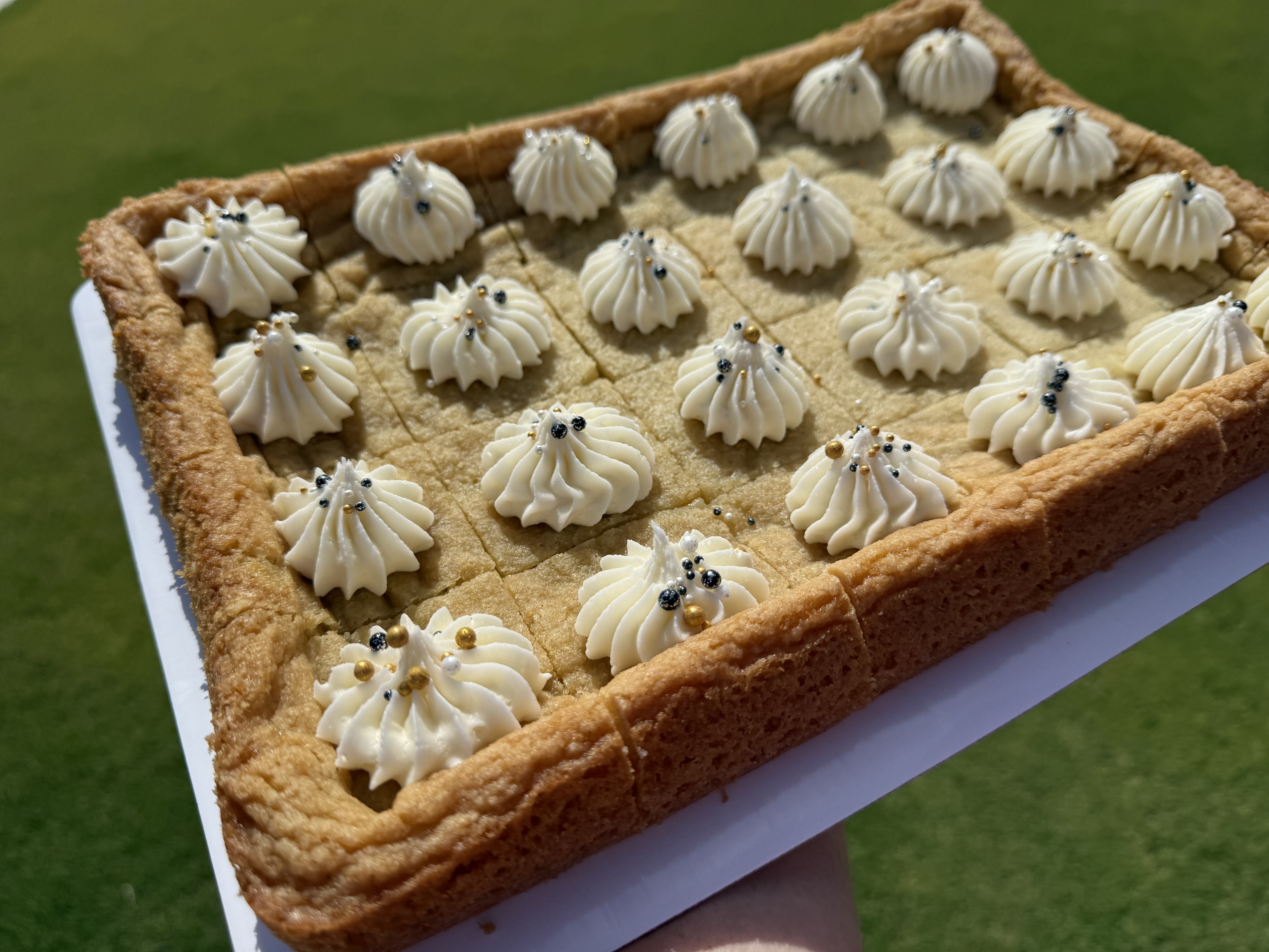Pre-Cut Cookie Cake-Large