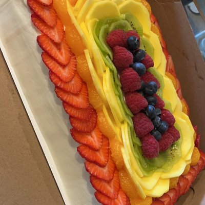 1/2 Sheet Spring Fling Cake (20-30 Servings) 