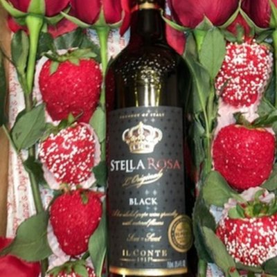 Sweet Low Wine Box w/6 Chocolate Covered Strawberries 