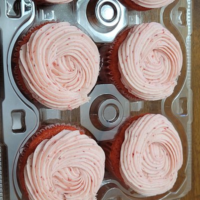1 Dz Strawberry Cupcakes 
