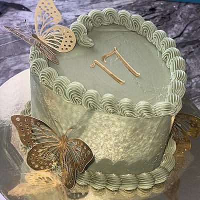 6 Inch Heart Addict Cake