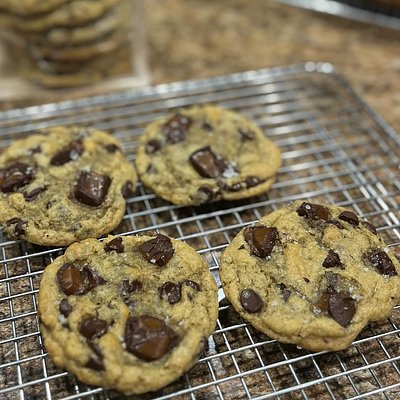 Chocolate Chip Caramel Sourdough Cookies