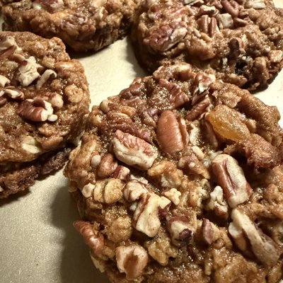 Baked & Bougie: Oatmeal Pecan Raisin
