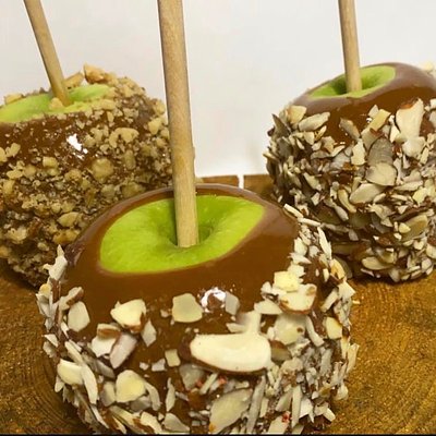 Caramel Or Chocolate Apples (Dozen)