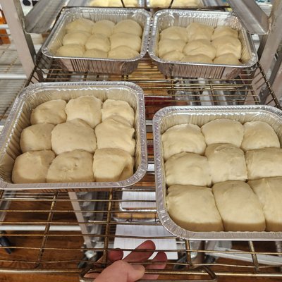 Farmhouse White Rolls - 9 Count 