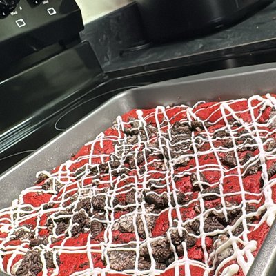 Red Velvet Oreo Brownies 
