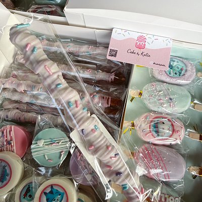 Caramel Wrapped Dipped Pretzel Rods