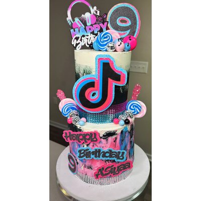Two Tier Cake (6” & 8”)